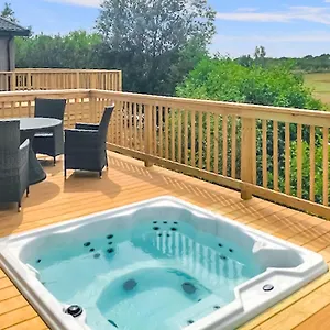 https://kingswood-golf-lodges.yorkshirehotels.net